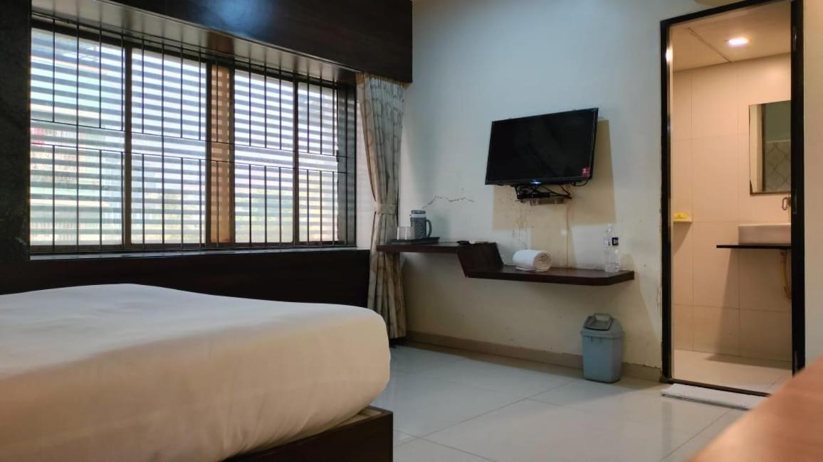 Hotel Sai Nidhi Executive-Mindspace Airoli Navi Mumbai Dış mekan fotoğraf